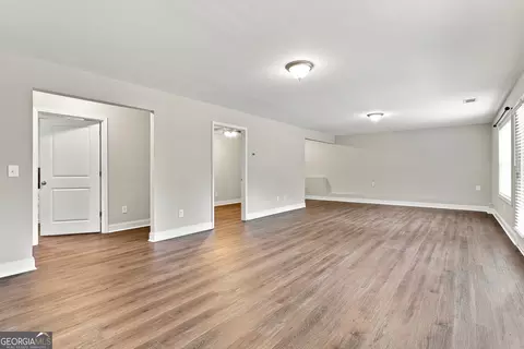 Living - 509 Lago Ct, Lagrange, GA 30241 photo 5 of 5