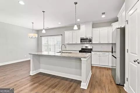 Kitchen - 509 Lago Ct, Lagrange, GA 30241 photo 5 of 5