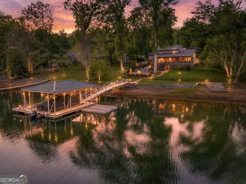 2110 Pine Lake Rd, Hiawassee, GA 30546