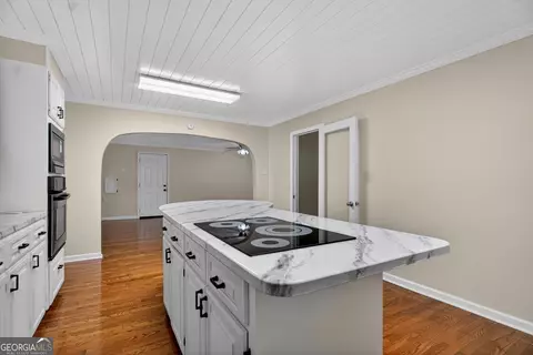 Kitchen - 121 N Chilton Cres, Lagrange, GA 30240 photo 6 of 6