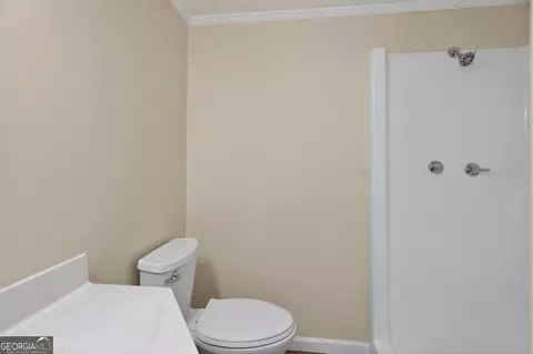 Bath - 121 N Chilton Cres, Lagrange, GA 30240 photo 3 of 3
