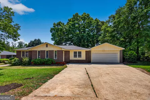 121 N Chilton Cres, Lagrange, GA 30240