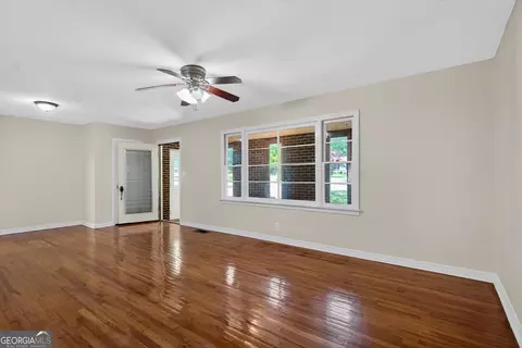 Living - 121 N Chilton Cres, Lagrange, GA 30240 photo 7 of 10