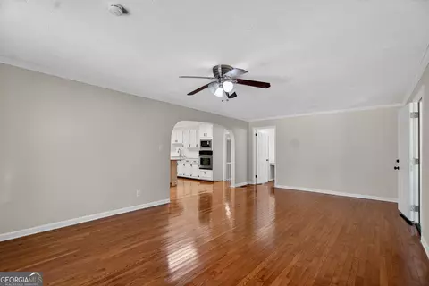 Living - 121 N Chilton Cres, Lagrange, GA 30240 photo 4 of 10