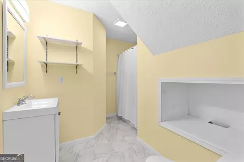 Bath - 7908 Lambert Rd, Winston, GA 30187 photo 6 of 6