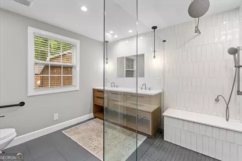 Bath - 7908 Lambert Rd, Winston, GA 30187 photo 3 of 6