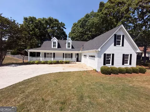 520 Fawn Ln, Loganville, GA 30052