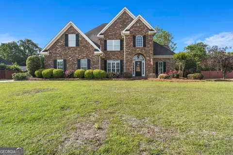 106 Vinings Place Dr, Warner Robins, GA 31088