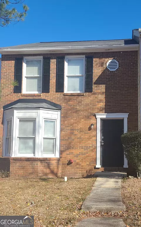 8010 Woodlake Dr, Riverdale, GA 30274
