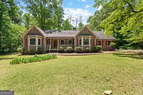 290 Kari Glen Dr, Fayetteville, GA 30215
