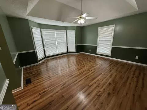 Living - 308 Deer Run, Williamson, GA 30292 photo 4 of 6