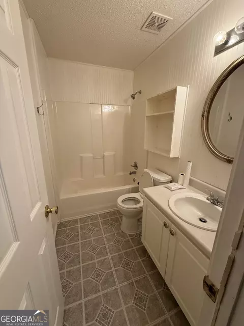 Bath - 308 Deer Run, Williamson, GA 30292 photo 5 of 5