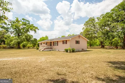 Exterior - 3113 Ware St, Blackshear, GA 31516 photo 4 of 19