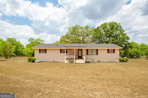 Exterior - 3113 Ware St, Blackshear, GA 31516 photo 3 of 19