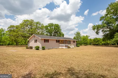 Exterior - 3113 Ware St, Blackshear, GA 31516 photo 2 of 19