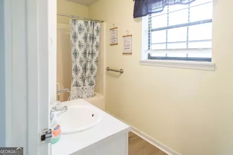Bath - 3113 Ware St, Blackshear, GA 31516 photo 1 of 5
