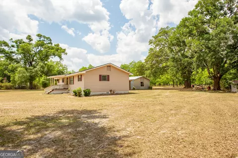 Exterior - 3113 Ware St, Blackshear, GA 31516 photo 5 of 19
