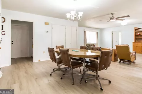 Dining - 3113 Ware St, Blackshear, GA 31516 photo 1 of 2