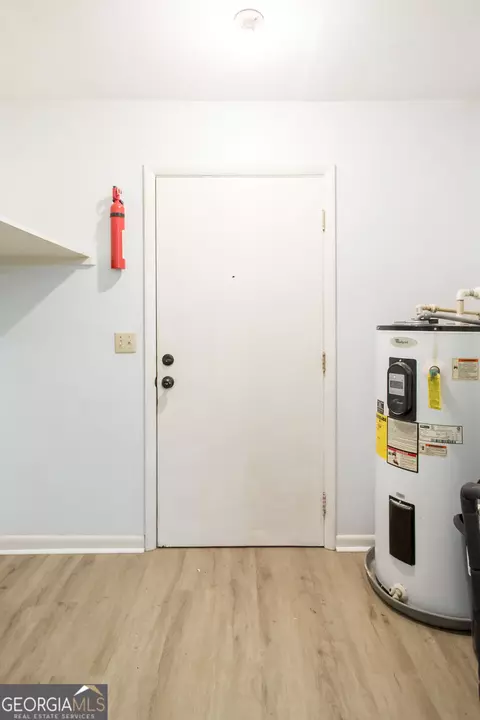 Entry Way - 3113 Ware St, Blackshear, GA 31516 photo 1 of 2