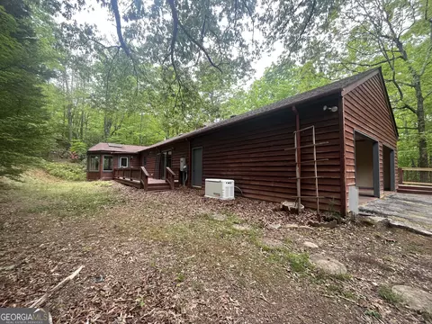 285 Twilight Ln, Tiger, GA 30576