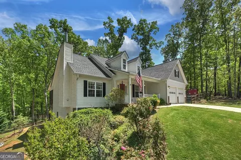 68 Old South Dr, Ellijay, GA 30540