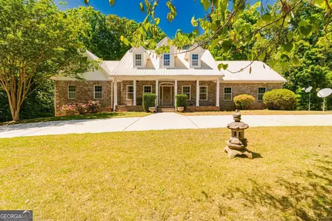 550 Oak Ridge Dr, Oxford, GA 30054
