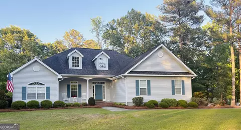 733 Flanders Ln, Dublin, GA 31021