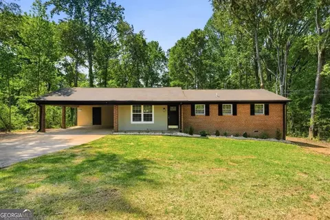 5052 S Wright St, Union City, GA 30291