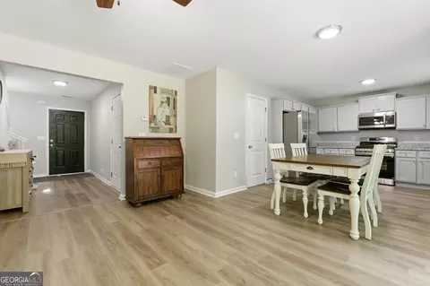 Entry Way - 175 Pine Ridge Rd, Covington, GA 30016 photo 4 of 11