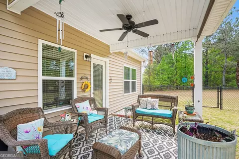 Exterior - 239 Dixon Cir, Williamson, GA 30292 photo 4 of 6