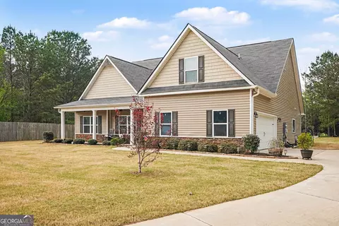 Exterior - 239 Dixon Cir, Williamson, GA 30292 photo 2 of 6