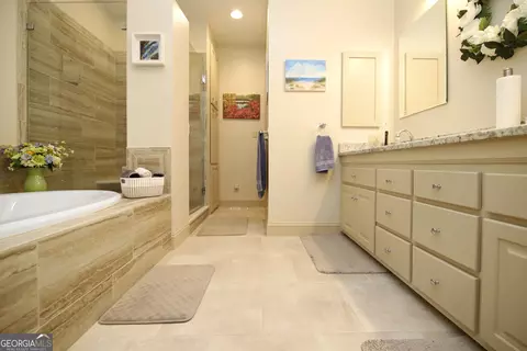 Bath - 103 Canterbury Ct, Lagrange, GA 30240 photo 5 of 5
