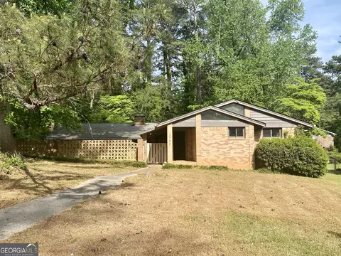 2700 SW The Fontainebleau SW, Atlanta, GA 30331