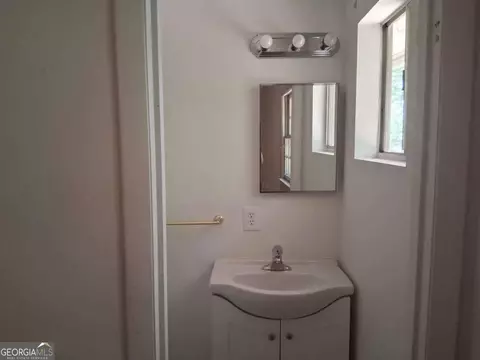 Bath - 2840 Somerton Dr, Morrow, GA 30260 photo 2 of 2