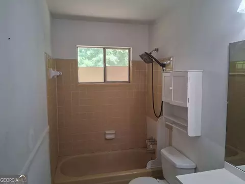 Bath - 2840 Somerton Dr, Morrow, GA 30260 photo 1 of 2