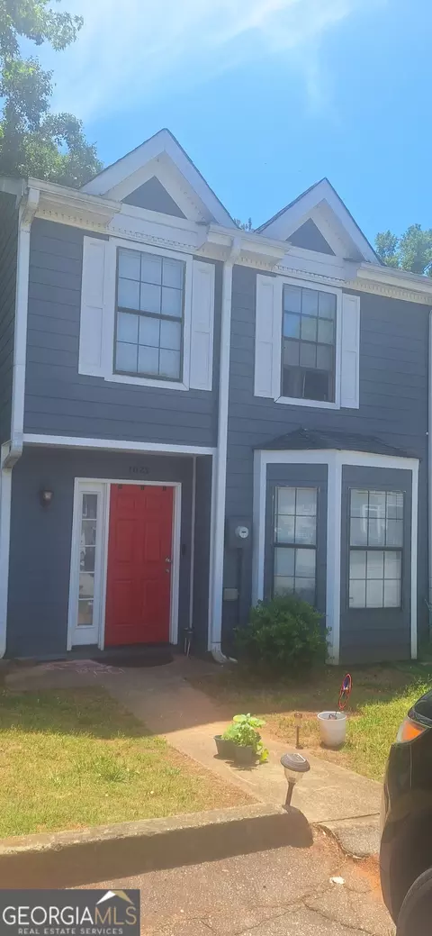 1022 Thornwoode Ln, Stone Mountain, GA 30083