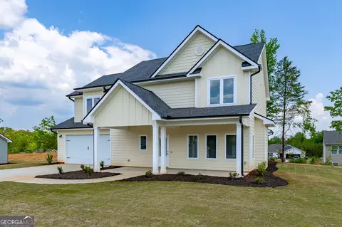 Exterior - 134 Boulder Dr, Toccoa, GA 30577 photo 3 of 10