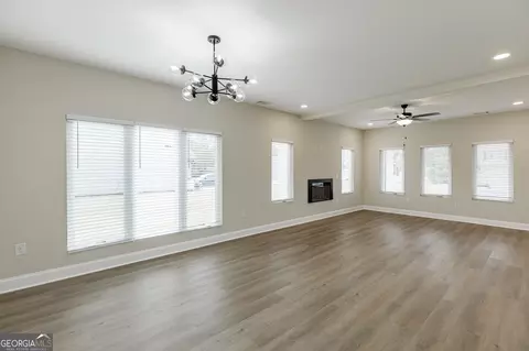 Living - 134 Boulder Dr, Toccoa, GA 30577 photo 7 of 9