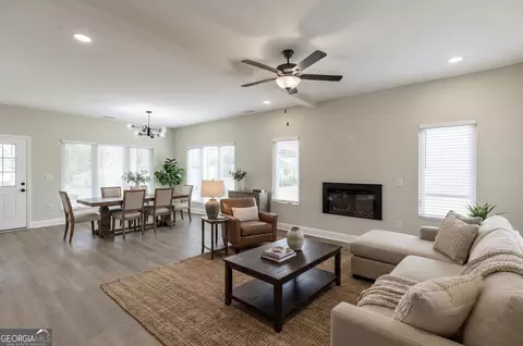 Living - 134 Boulder Dr, Toccoa, GA 30577 photo 1 of 9
