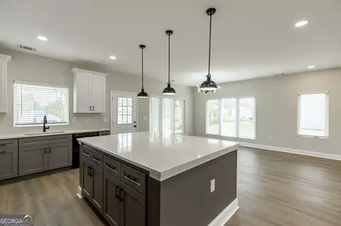 Kitchen - 119 Boulder Dr, Toccoa, GA 30577 photo 4 of 5