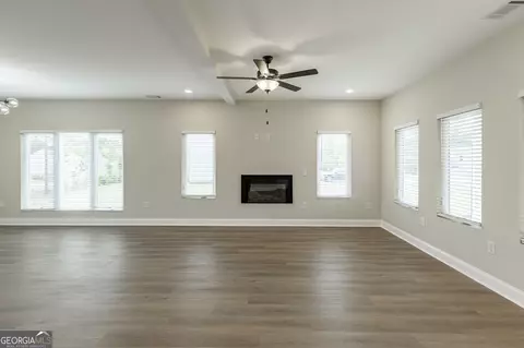 Living - 137 Boulder Dr, Toccoa, GA 30577 photo 2 of 9