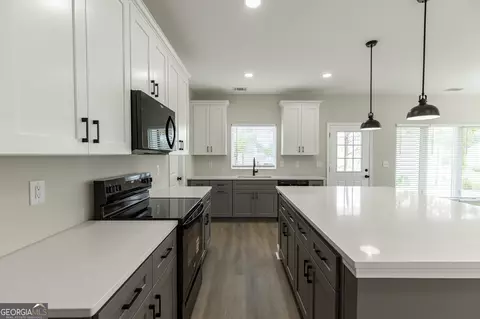 Kitchen - 137 Boulder Dr, Toccoa, GA 30577 photo 5 of 5