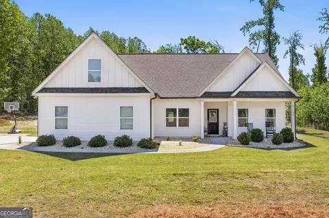 199 Oakwood Dr, Commerce, GA 30529