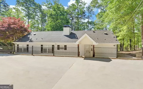 Exterior - 123 Ridgemore Cir, Toccoa, GA 30577 photo 9 of 11
