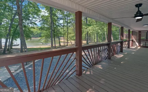 Exterior - 123 Ridgemore Cir, Toccoa, GA 30577 photo 5 of 11
