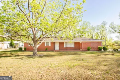 2210 Albany Ave, Waycross, GA 31503