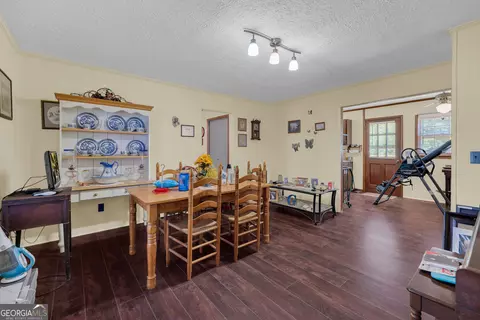 Dining - 1894 Athens Rd, Carnesville, GA 30521 photo 1 of 1