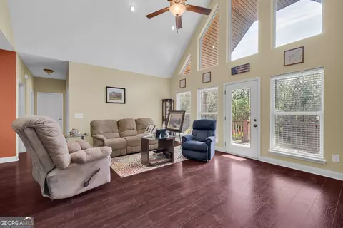 Living - 1894 Athens Rd, Carnesville, GA 30521 photo 1 of 1