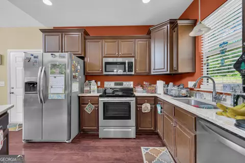 Kitchen - 1894 Athens Rd, Carnesville, GA 30521 photo 1 of 2