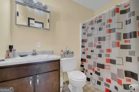 Bath - 1894 Athens Rd, Carnesville, GA 30521 photo 2 of 2